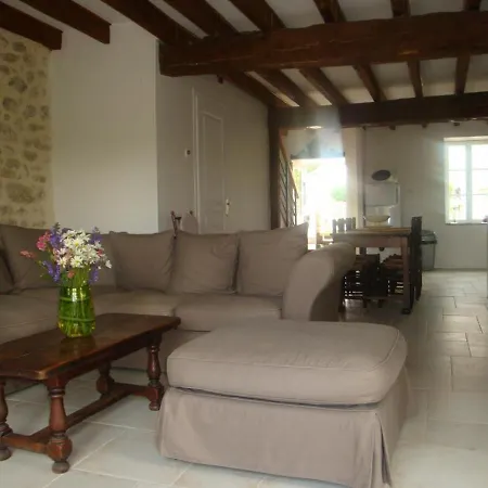 Charmante Fermette Renovee Avec Wifi, Parking Et Animaux Acceptes - Fr-1-489-407 * Saint-Priest-d'Andelot